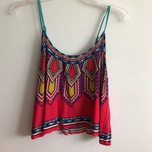 Vestique vibrant crop tank top